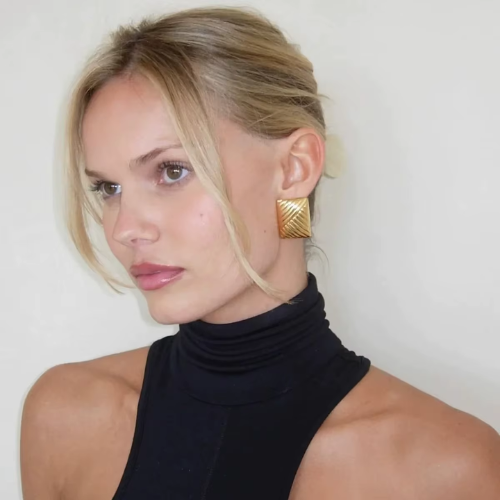 Pendientes Cuadrados Geométricos Texturizados Chapados en Oro de 18K