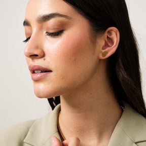 Pendientes Mano de Hamsa Chapados en Oro de 18K